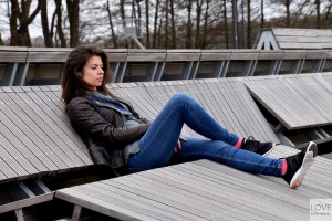 śpioch nad jeziorem