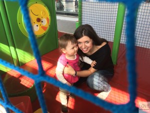 bawimy się w oczekiwaniu na samolot