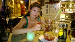 Sangria na starym mieście w Calelli