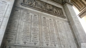 Nazwiska na ścianach Łuku Triumfalnego