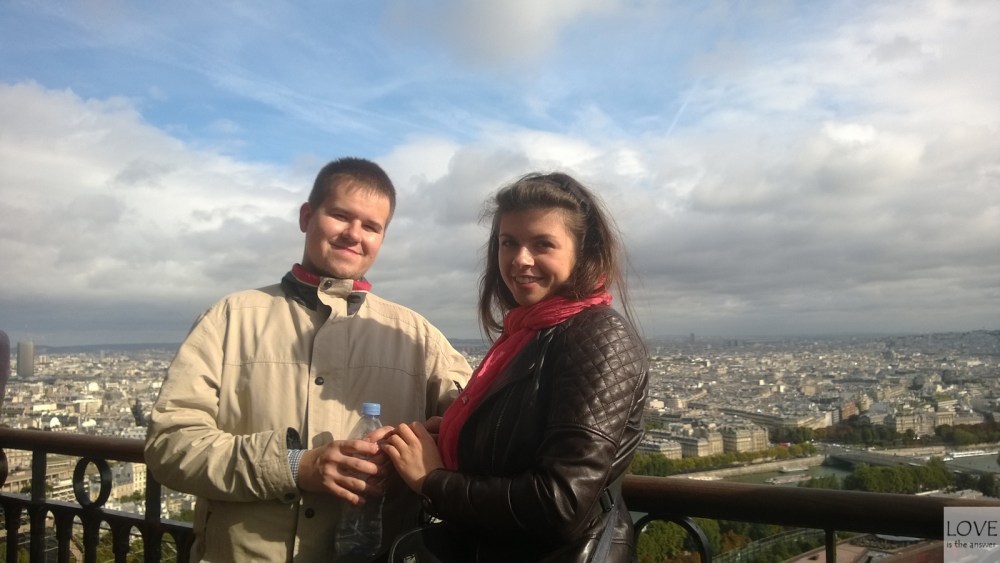 W połowie drogi na wieżę Eiffla