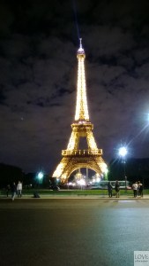 Wieża Eiffla nocą