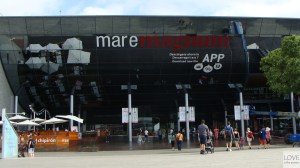 Maremagnum w porcie w Barcelonie