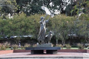 Machająca Dziewczyna Savannah