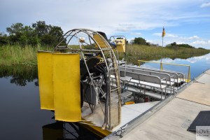 Łódź ze śmigłem w Everglades